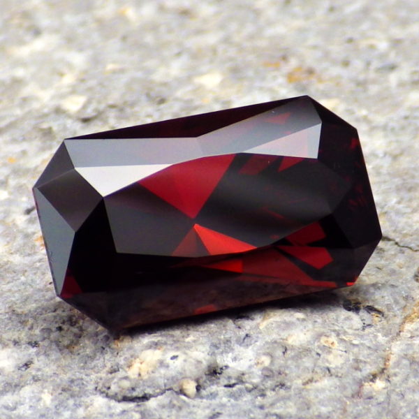 malaia garnet-7.0 ct-ravenstein-3