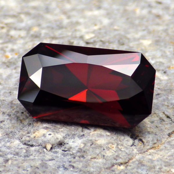 malaia garnet-7.0 ct-ravenstein-1