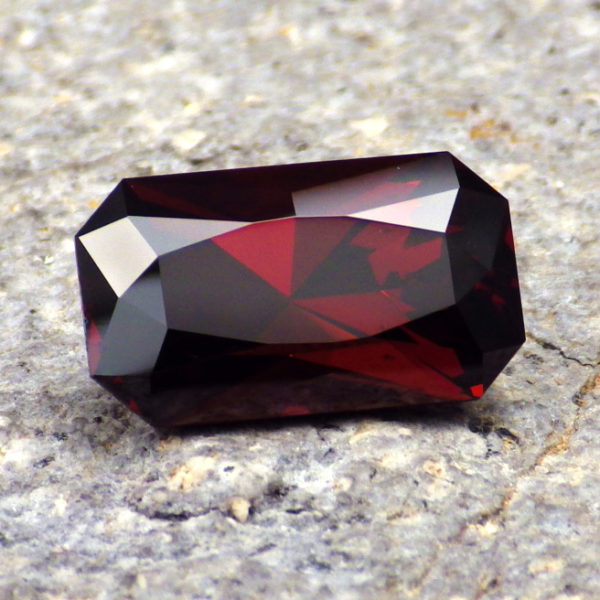 malaia garnet-7.0 ct-ravenstein-2