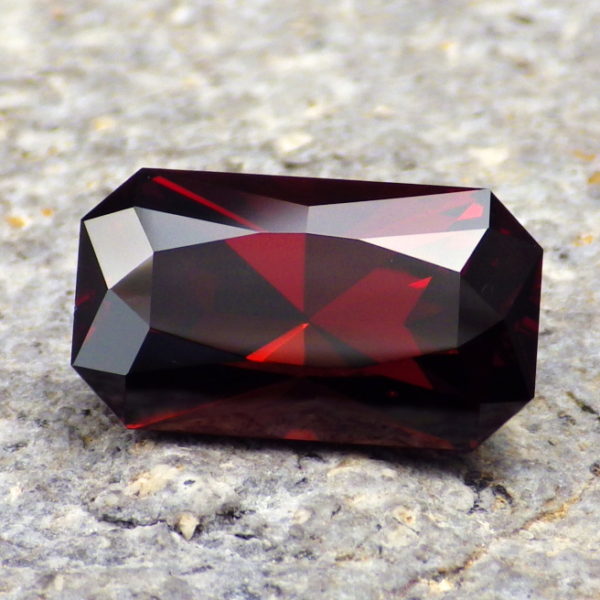 malaia garnet-7.0 ct-ravenstein-5