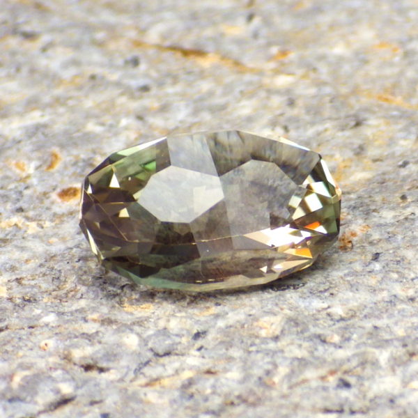 multicolor oregon sunstone 2.57 ct-ravenstein-3