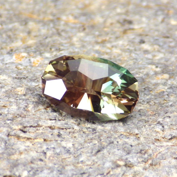 multicolor oregon sunstone 2.57 ct-ravenstein-4