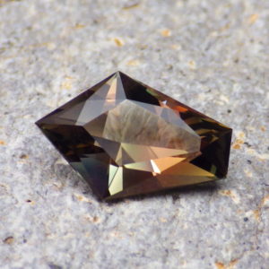 multicolor oregon sunstone 2.97 ct-ravenstein gem co.