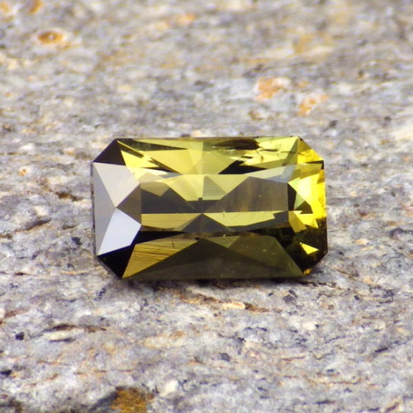 tourmaline octagon 2.55 ct-ravenstein-5