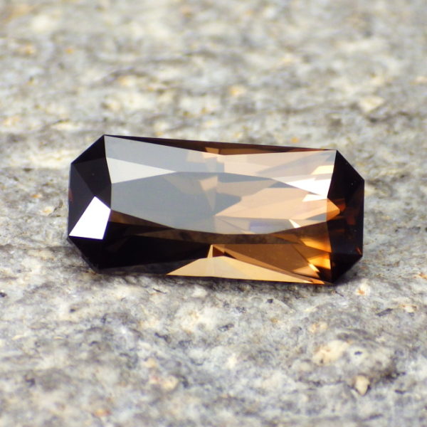 zircon 4.70 ct-ravenstein gem co.