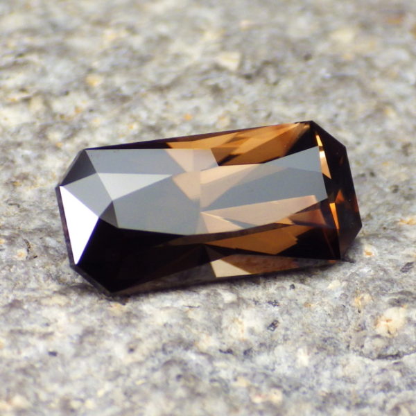 zircon 4.70 ct-ravenstein gem co.-5