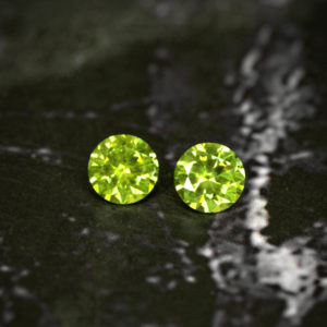 demantoid 0.68 ct-ravenstein gem co.-1