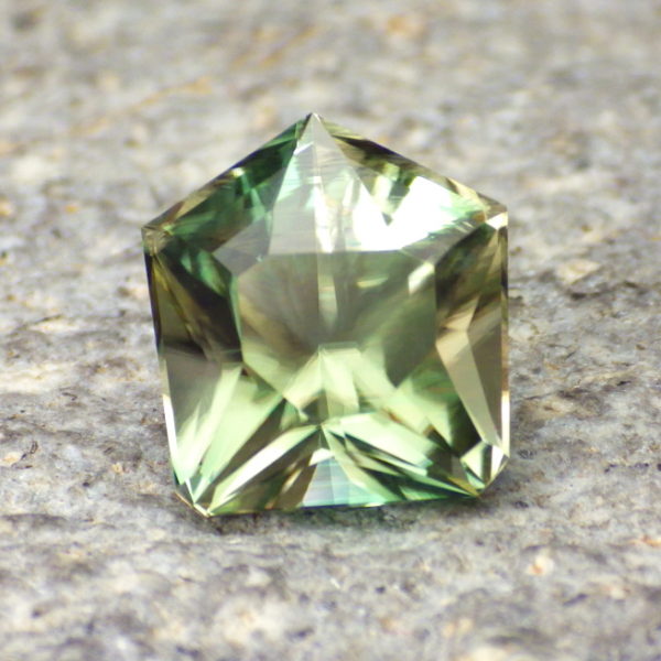 dichroic oregon sunstone 4.03 ct