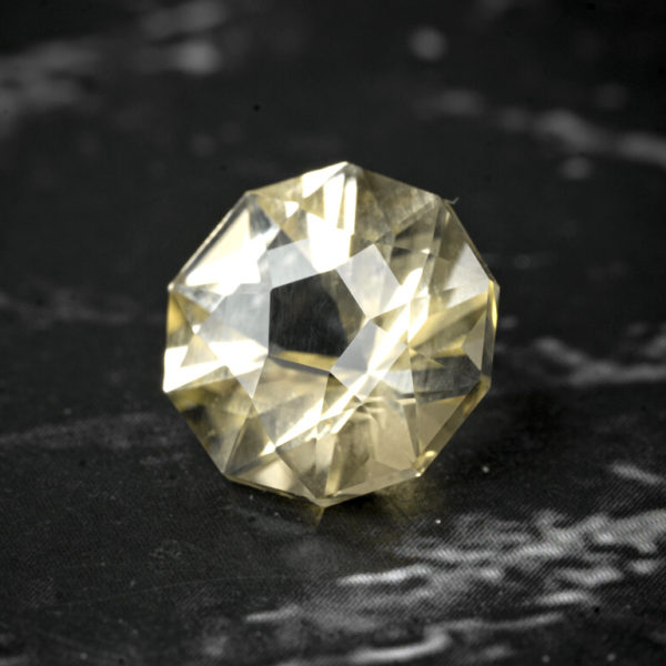 natural gold yellow precious topaz 2.32 ct