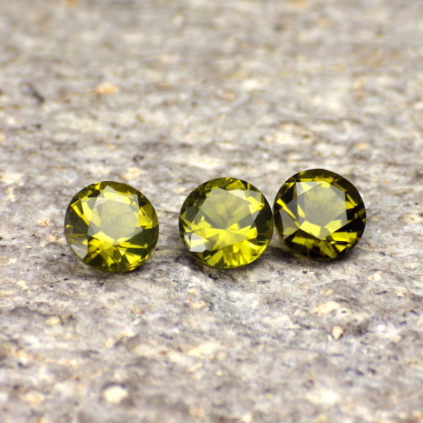 peridot 2.40 ct