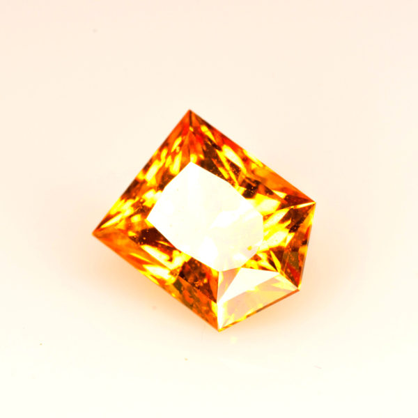 mandarin garnet 1.93 ct