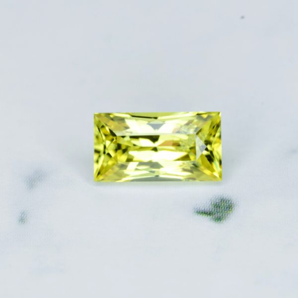 yellow sapphire 0.65 ct