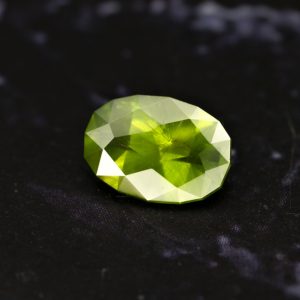 demantoid 0.935 ct