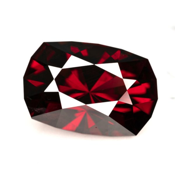 red pyralspite garnet 7.81 ct