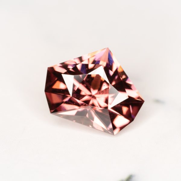 imperial garnet 1.32 ct