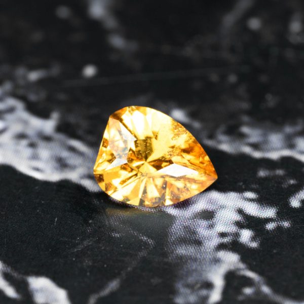 mandarin garnet 0.68 ct