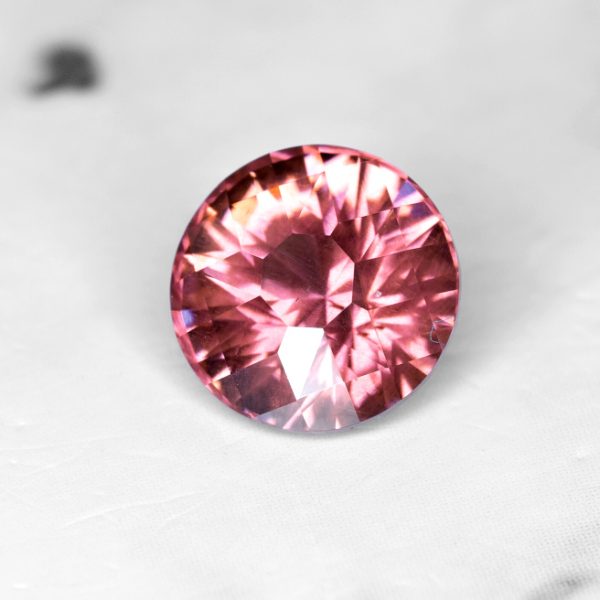 imperial malaya garnet 1.32 ct